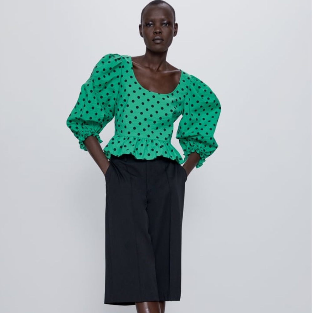 ✨ZARA Voluminous Polka Dot Top✨